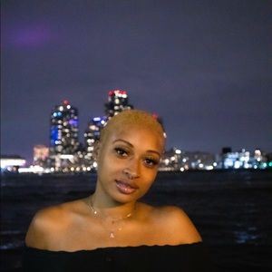 Meet your Posher, Noemy